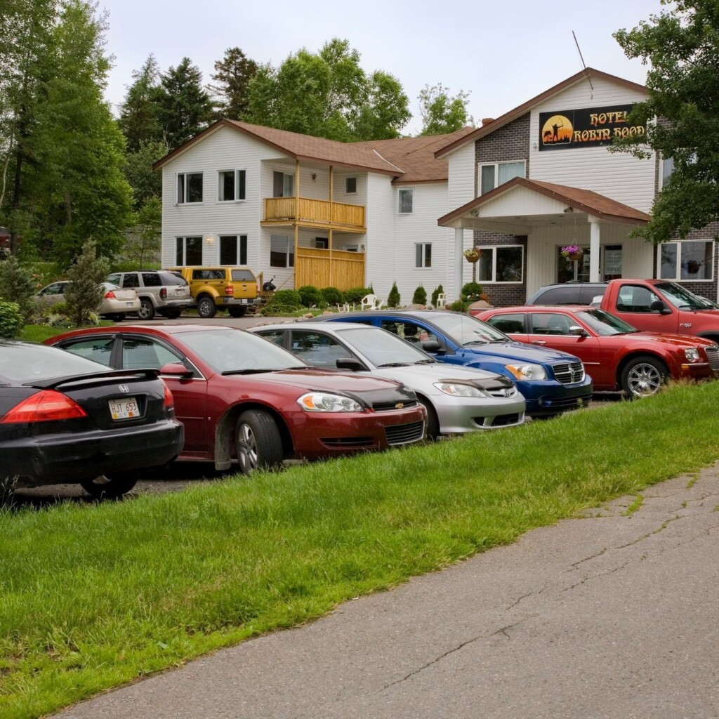 Robin Hood Hotel & Suites